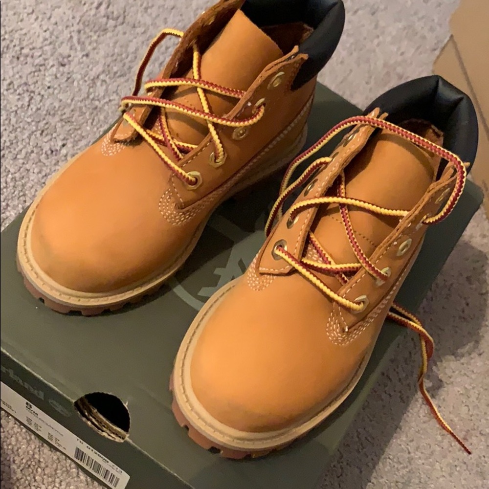 Toddler size 8 timberland wheat boots